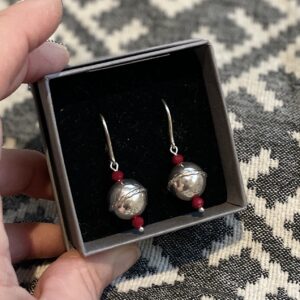 Kõrvarõngad Hõbehelmed klaashelmestega