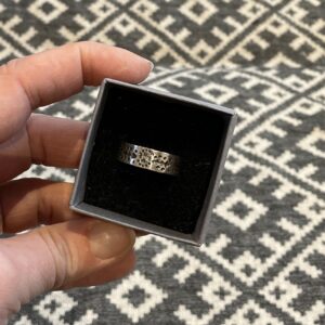 Sõrmus Ristid ja täpid