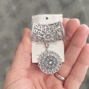 Sallihoidja must-valge Kaheksakand