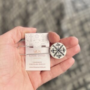 Haaknõel must-valge MULGI TIKAND